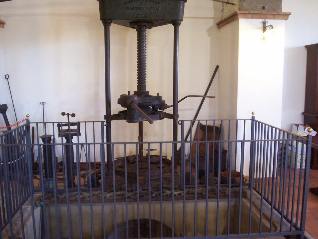 Passopisciaro Etna Wine Azienda Agrituristica מראה חיצוני תמונה
