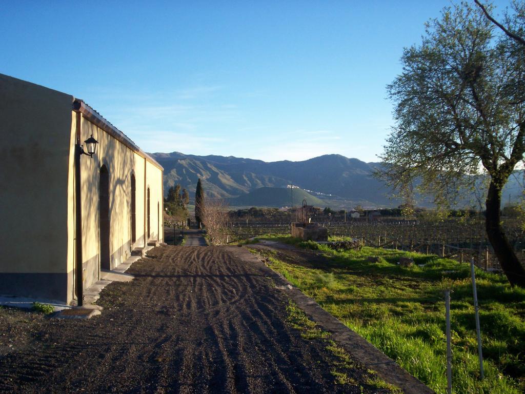 Passopisciaro Etna Wine Azienda Agrituristica מראה חיצוני תמונה